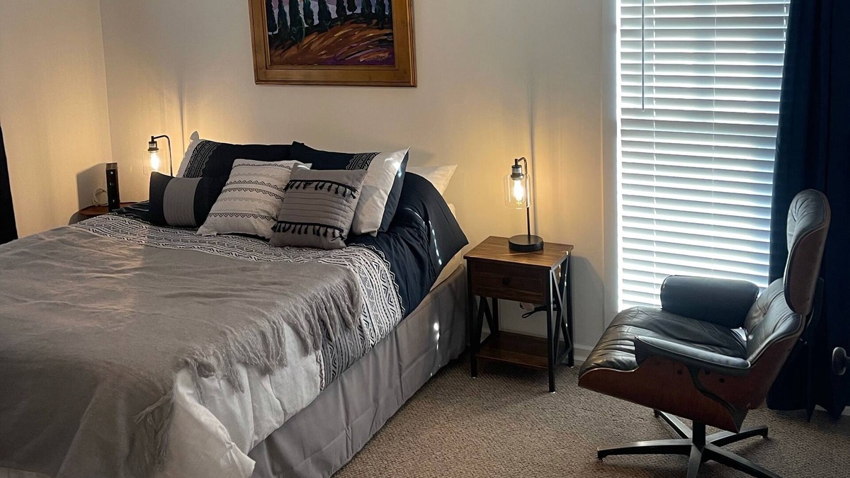 Sheffield Apartment | Modern Style 1 Bedroom, 1 Bathroom Apartment