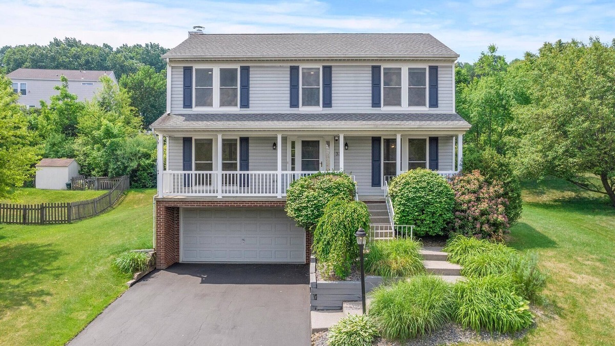 Cranberry Township House | Modern & Stylish 5 Bdr Home in Cranberry/Pittsburg
