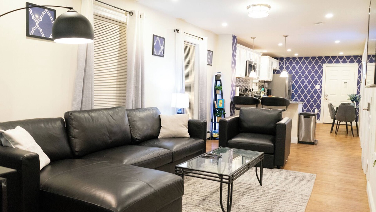 Dudley - Brunswick King Condo | Modern & Stylish 1-Bedroom Condo near Downtown