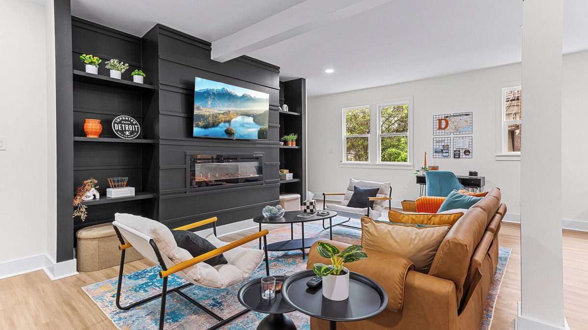 Detroit House | Modern & Stylish 4BR Home - Near Detroit Downtown - Sleeps 10 - Pet-Friendly