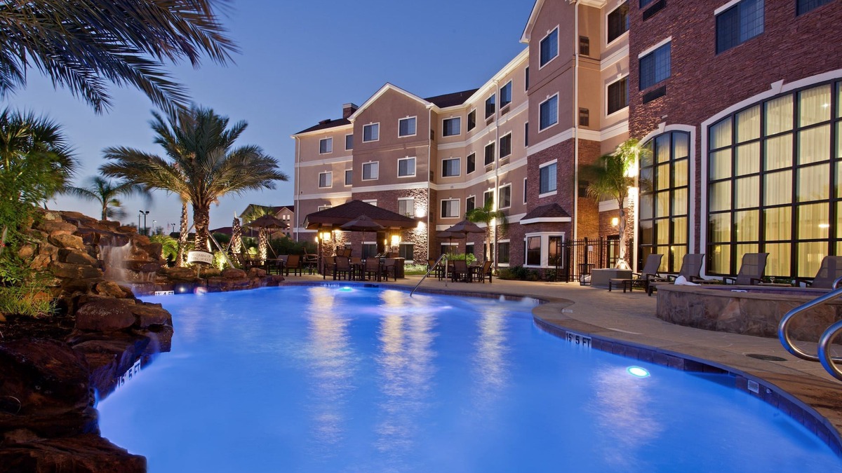 Webster Condo | Modern Suite | Free Breakfast + Pool + Hot Tub
