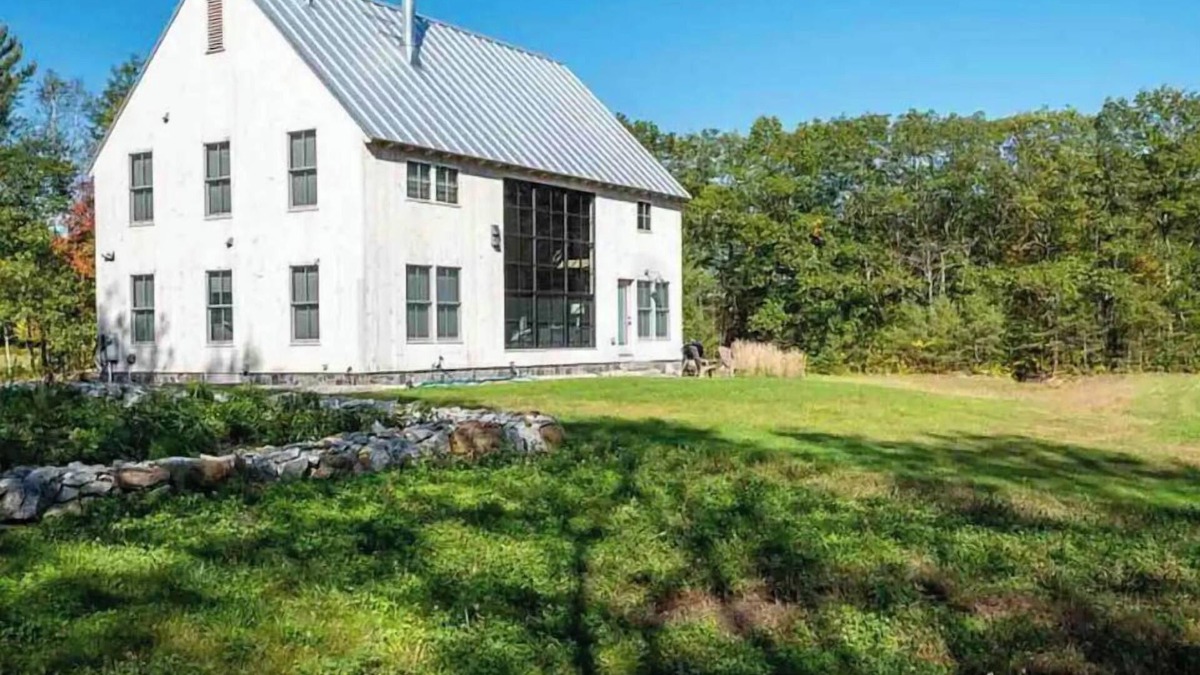 Bethel House | Modern Sunny and 12 minutes to Sunday River