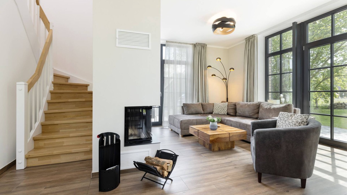 Hohenkirchen House | Modern thatched house "Haus Meeresleuchten" with fireplace and sauna near the beach