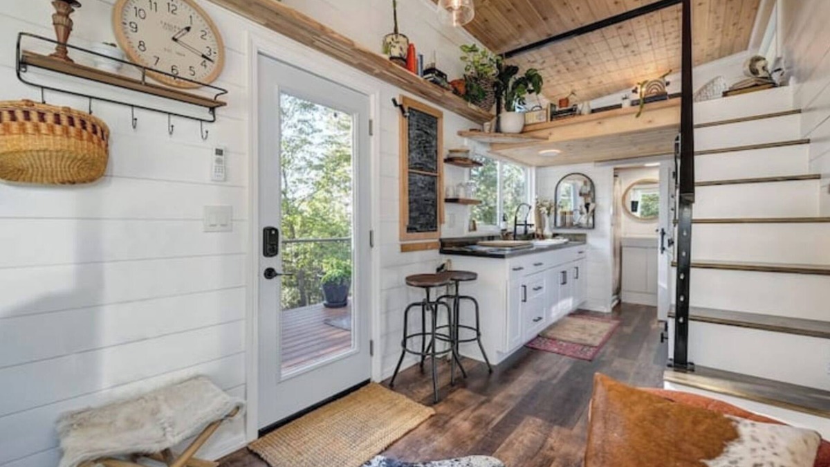 Cedar Ridge House | Modern Tiny House, feels like a Country Retreat