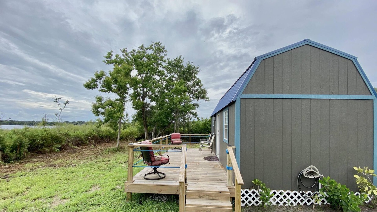 Winter Haven Cottage | *Modern Tiny Lake Cottage*AceLoc*4miles*LEGOLAND*