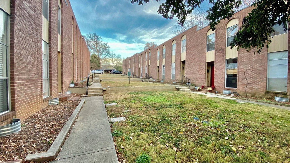 Gastonia Apartment | Modern Townhome w/Balcony Walk to FUSE Stadium