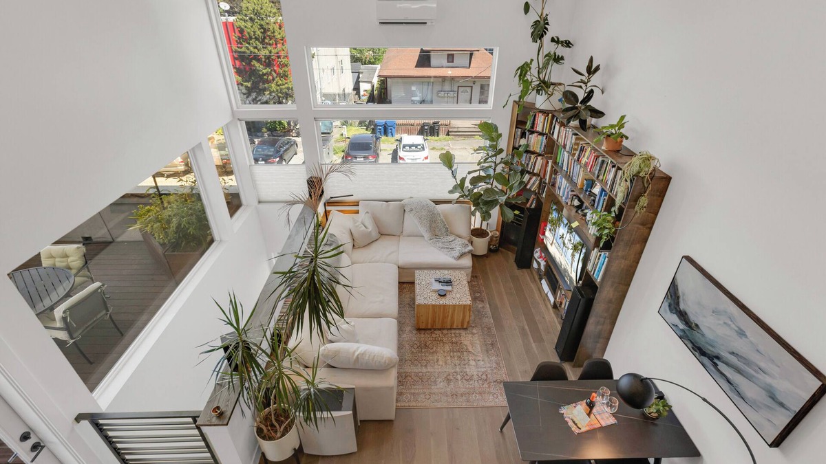 North Beacon Hill House | Modern Townhouse with Rooftop Patio