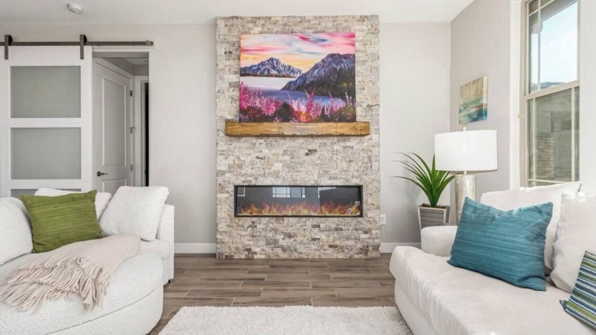 Troon North Condo | Modern Troon North Condo with Custom Touches, Fire Feature & Private Guest Suite