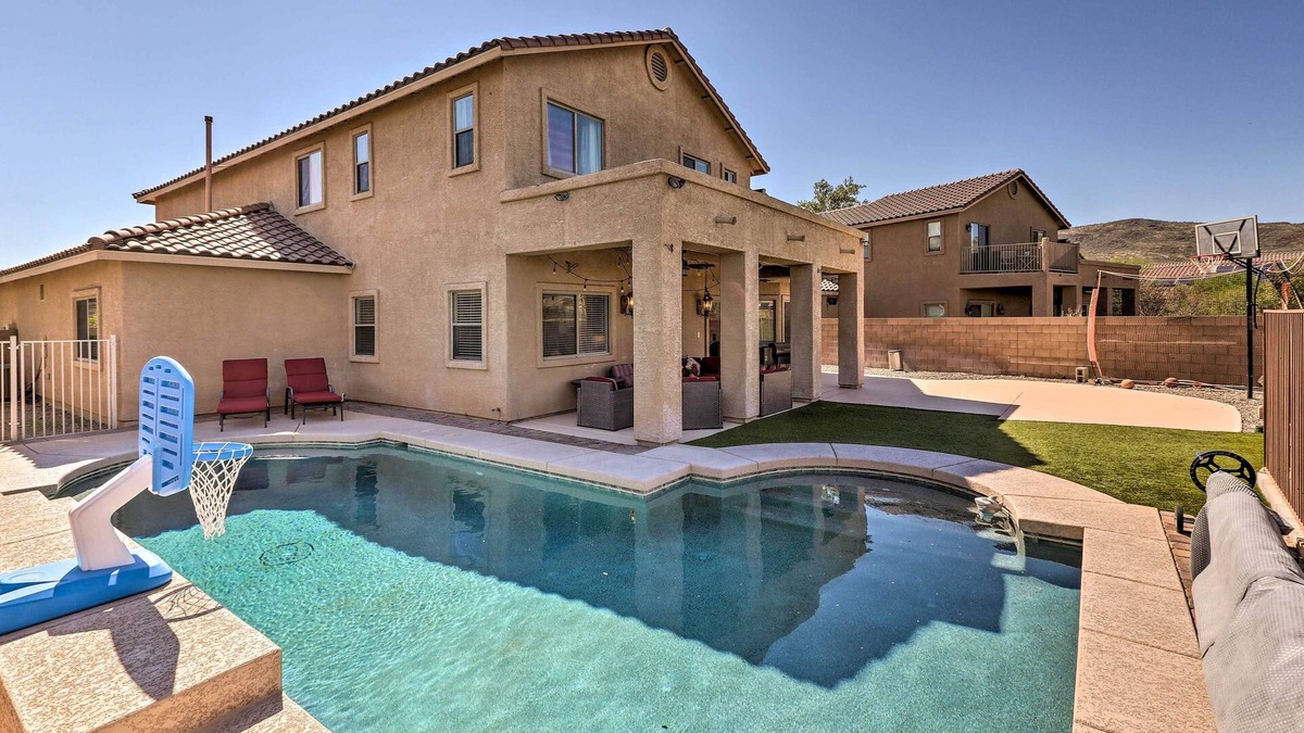 Continental Reserve House | Modern Tucson Home w/Patio + Saltwater Pool!
