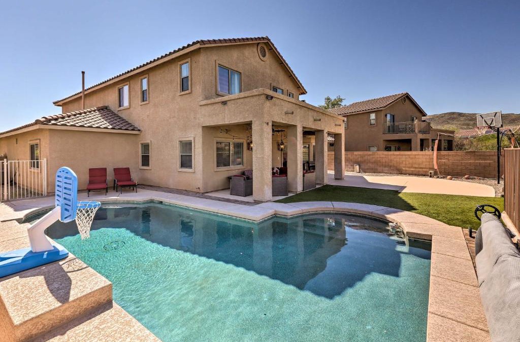 Continental Reserve House | Modern Tucson Home with Patio and Saltwater Pool!