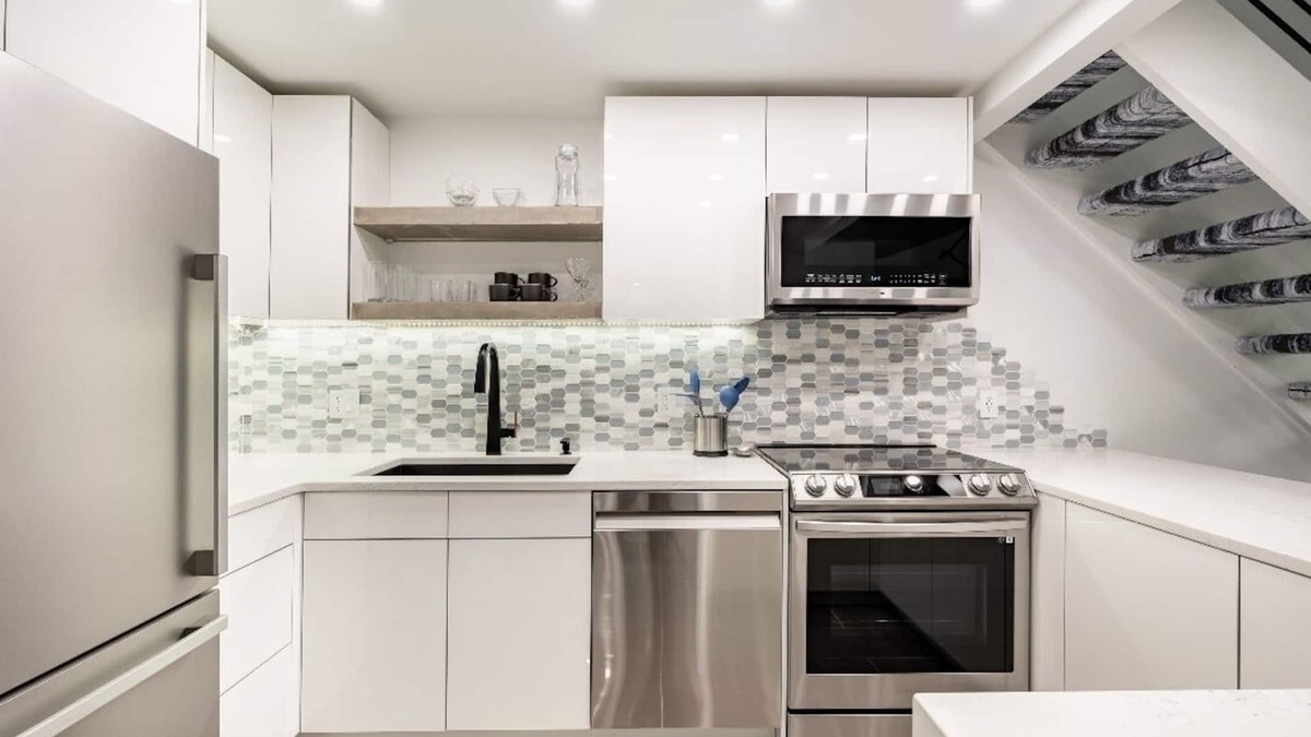 Whittier Condo | Modern & Unique Pearl street condo