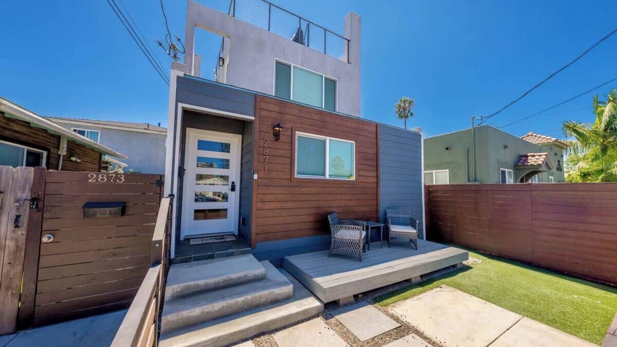 North Park House | Modern Urban Escape Rooftop & Walkable Fun