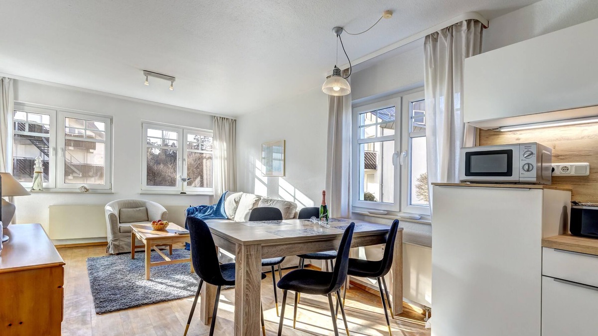 Seebad Bansin Condo | Modern vacation apartment near the beach for 6 people