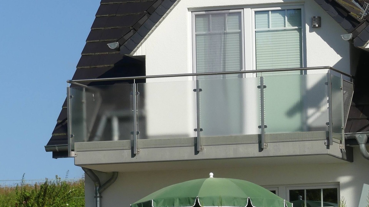 Gallentin House | Modern vacation home directly on Lake Schwerin (am-see.haus)