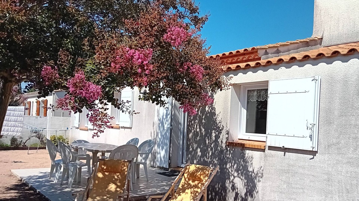 LʼAiguillon-sur-Mer House | Modern Villa with Sunny Terrace Near Beach & Shops - Pet Friendly