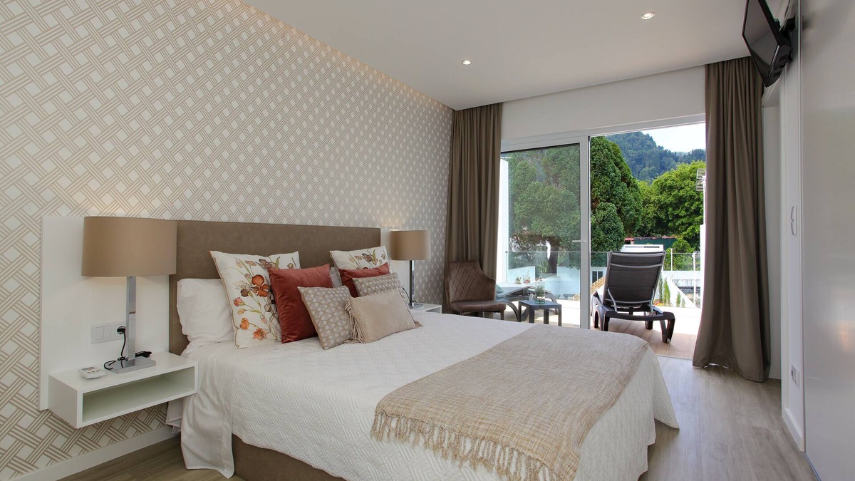 Furnas House | Modern villa in the center of Furnas