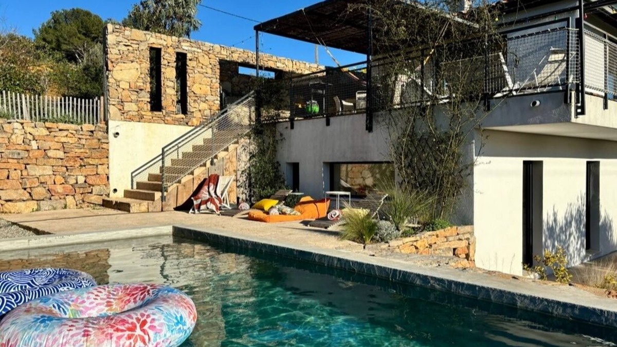Carnoules Villa | Modern villa with pool in the heart of Provence, 30 minutes from the beaches