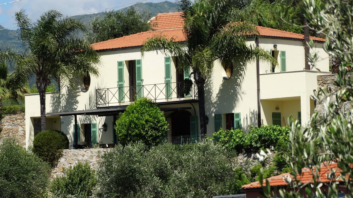 Isolalunga Villa | Modern Villa with pool and wifi near the Mediterranean for 8 persons