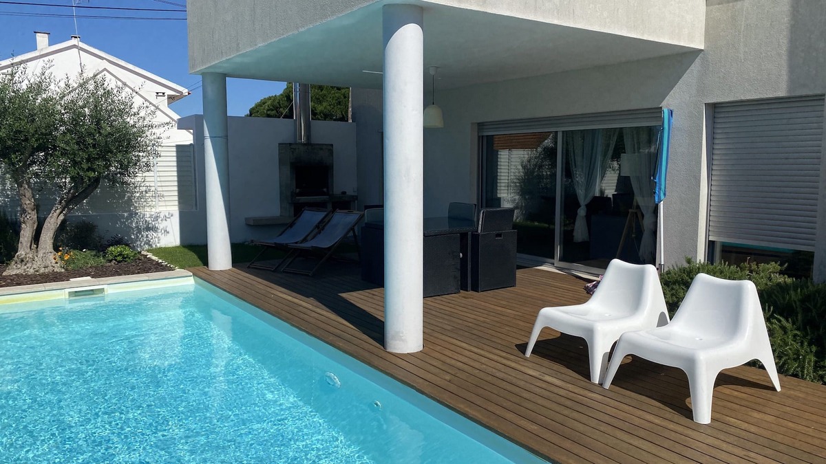 Alfarim Villa | Modern Villa With Private Pool Near Meco Beach