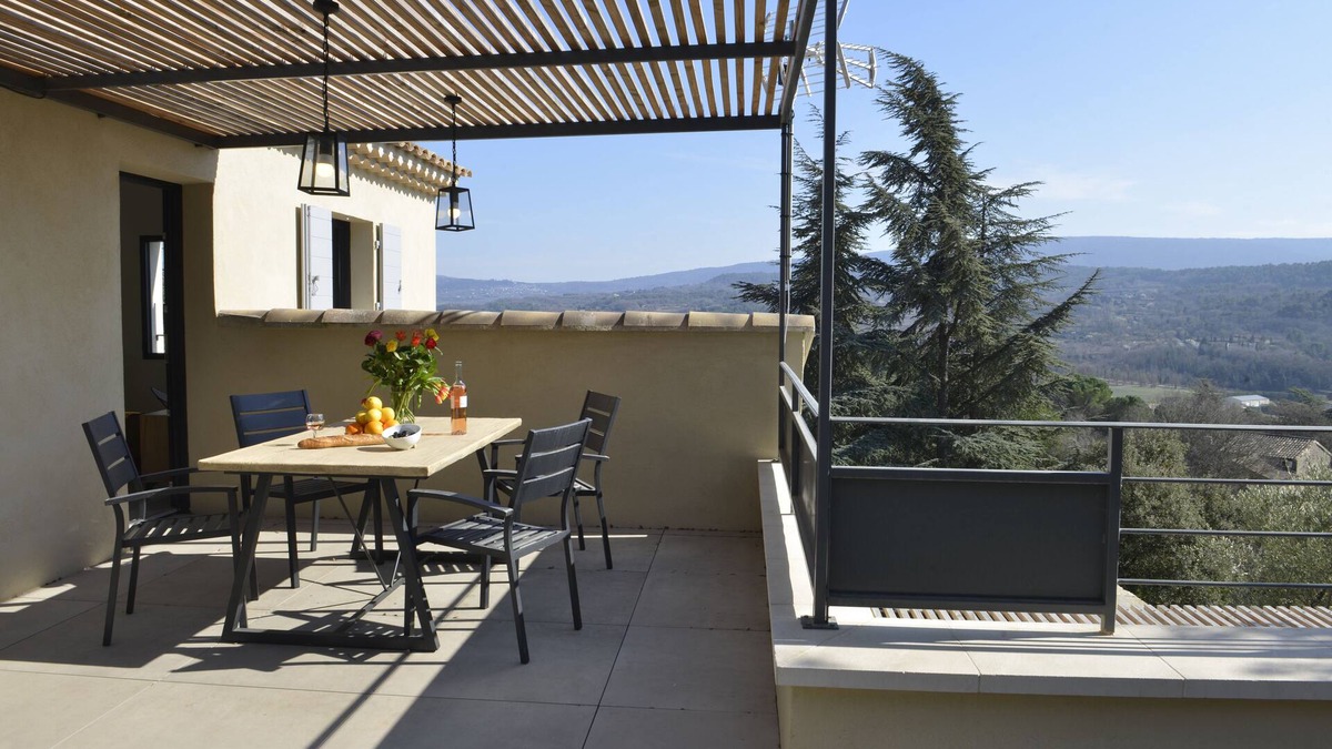 Lumiere Villa | Modern village house with heated swimming pool and superb view of the Luberon.