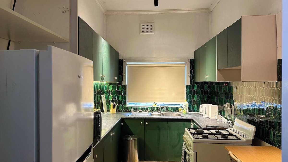 Bankstown House | Modern Vintage Single & King size Rooms