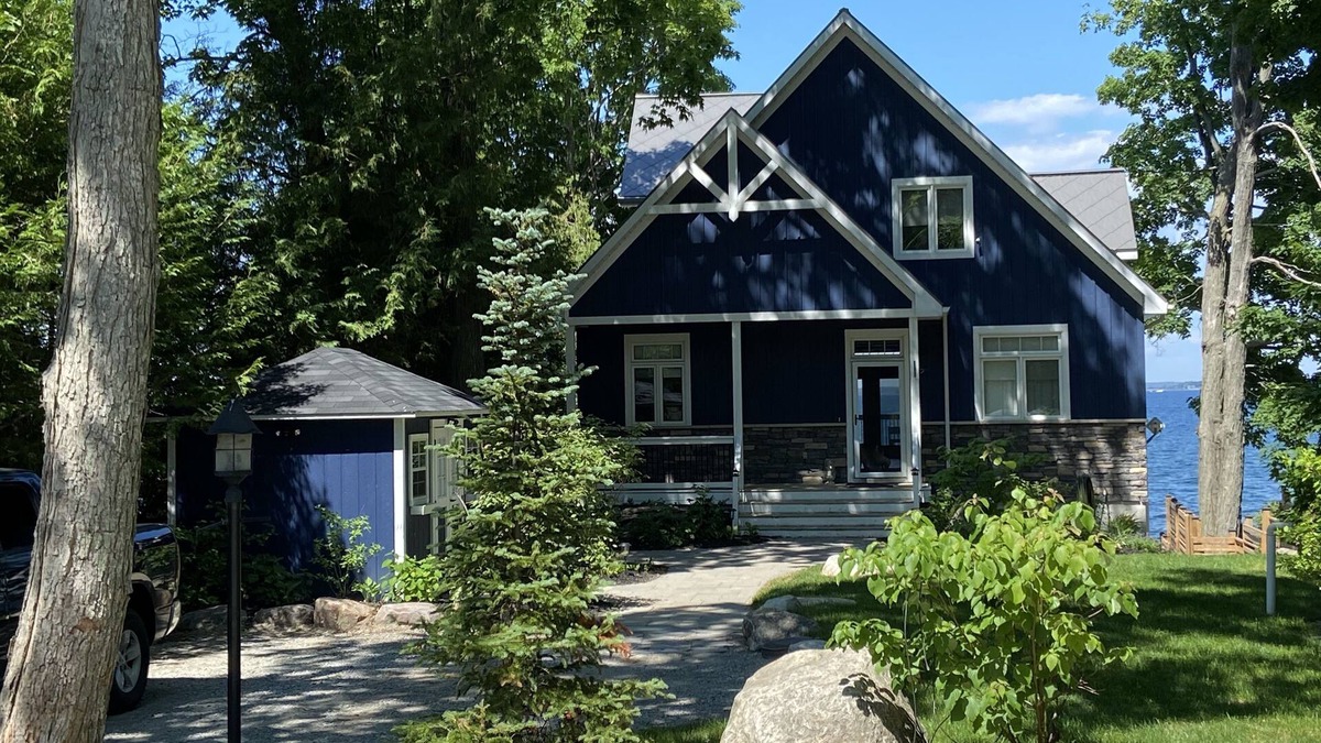 Tiny Cottage | Modern Waterfront Lake House on Georgian Bay
