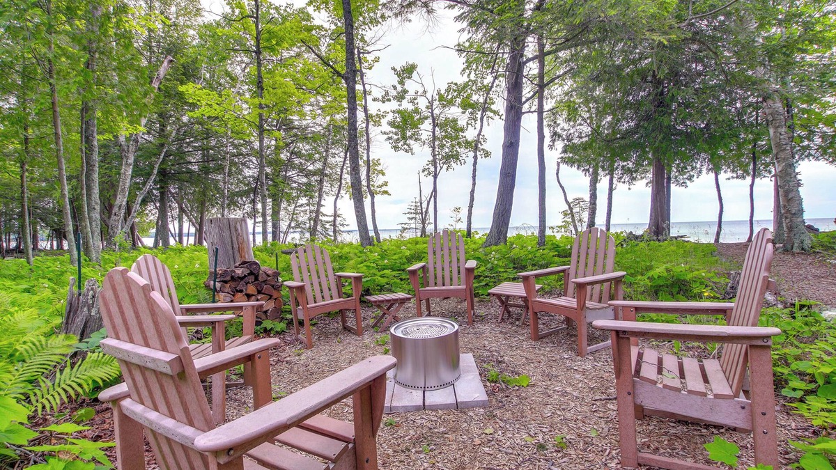 Sturgeon Bay House | Modern Waterfront Home - 1 Mi to Cave Point Park!