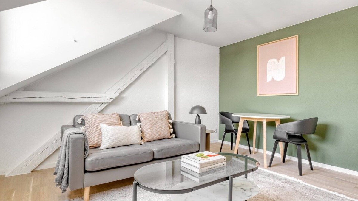 Hottingen Apartment | Modern Weinegg 2.5 Room w/Storage, 10 mins to Seefeld, by Blueground