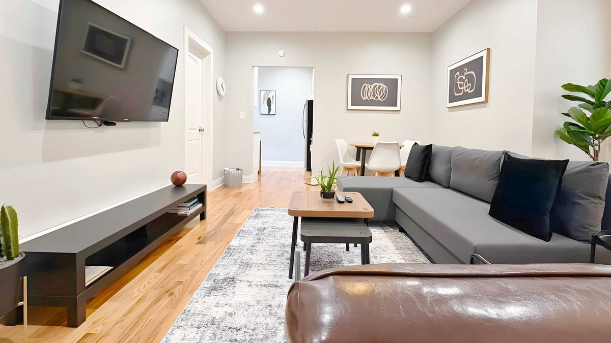 Boystown Apartment | Modern & Well-Located 1BR Apt