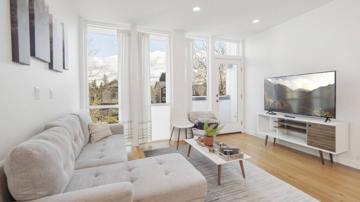 High Point House | Modern West Seattle 1BR, Rooftop + Walk to Beach