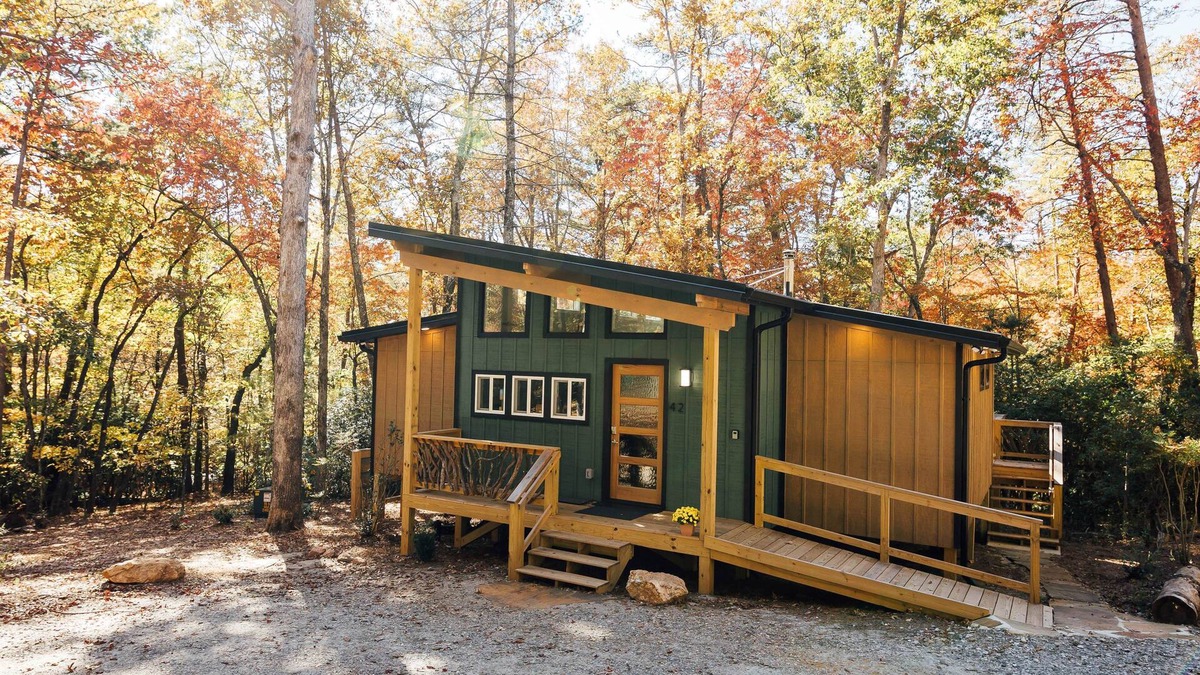 Dahlonega Cabin | Modern Wheelchair Accessible Cabin in the Woods 2/2