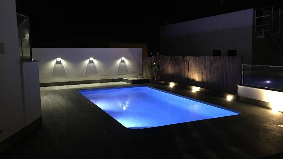 Western Andalusia Villa | Moderna y Cálida Villa con Espectaculares Vistas a Sevilla