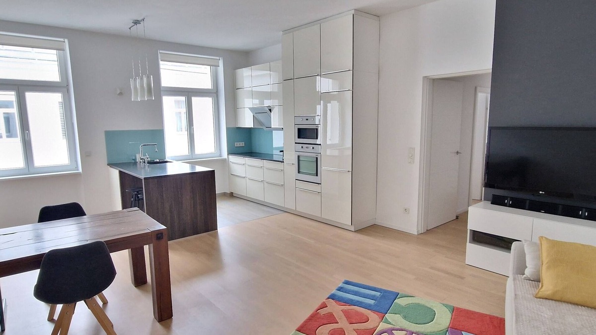 Weißgerber Apartment | Moderne Altbauwohnung in Zentraler Hofruhelage!