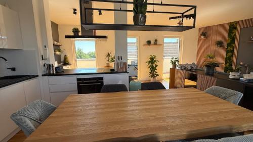 Neuschonefeld Apartment | Moderne Penthousewohnung in Zentrumsnähe