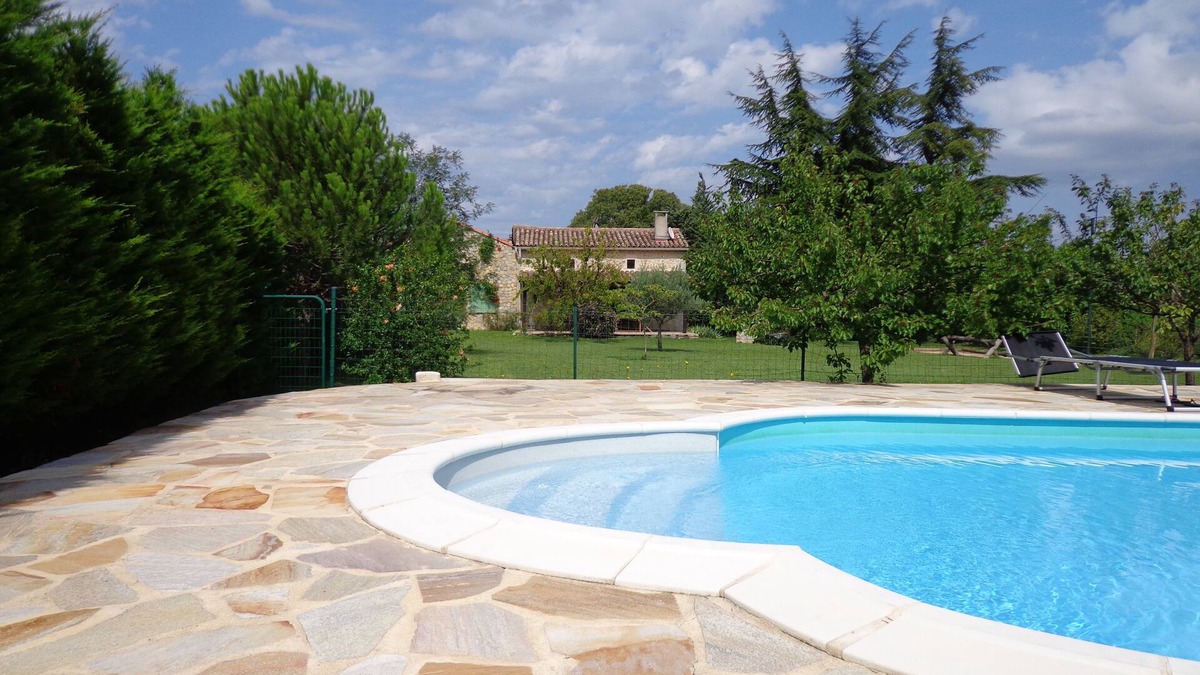 Lussan House | Modernised local stone-built farmhouse, very quiet, large garden for families