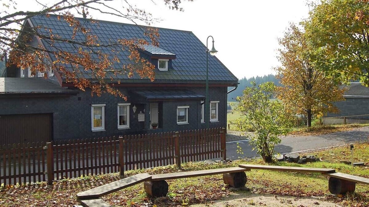 Friedrichshoehe Apartment | Modernly furnished holiday home (120sqm) with garden and terrace