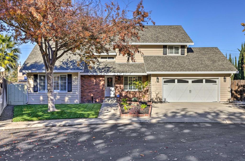 Modesto House | Modesto Home with Deck - 2 Mi to Vintage Faire Mall