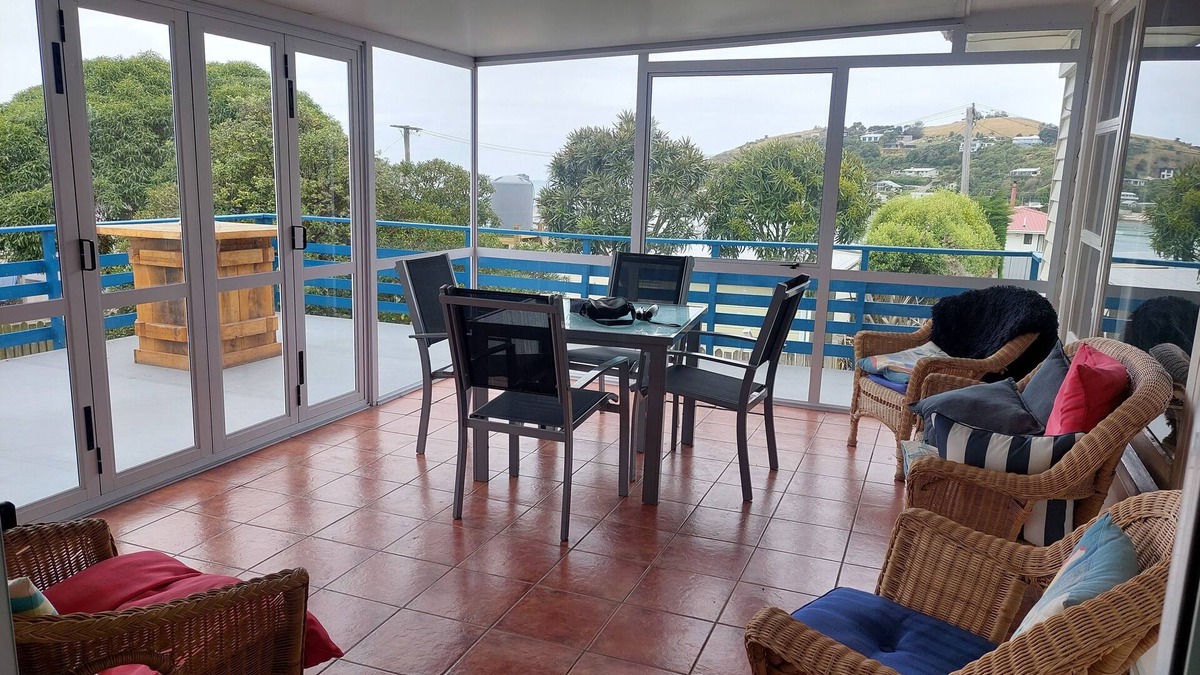 Moeraki House | Moeraki village, family sized house stunning views, 50m to the beach.
