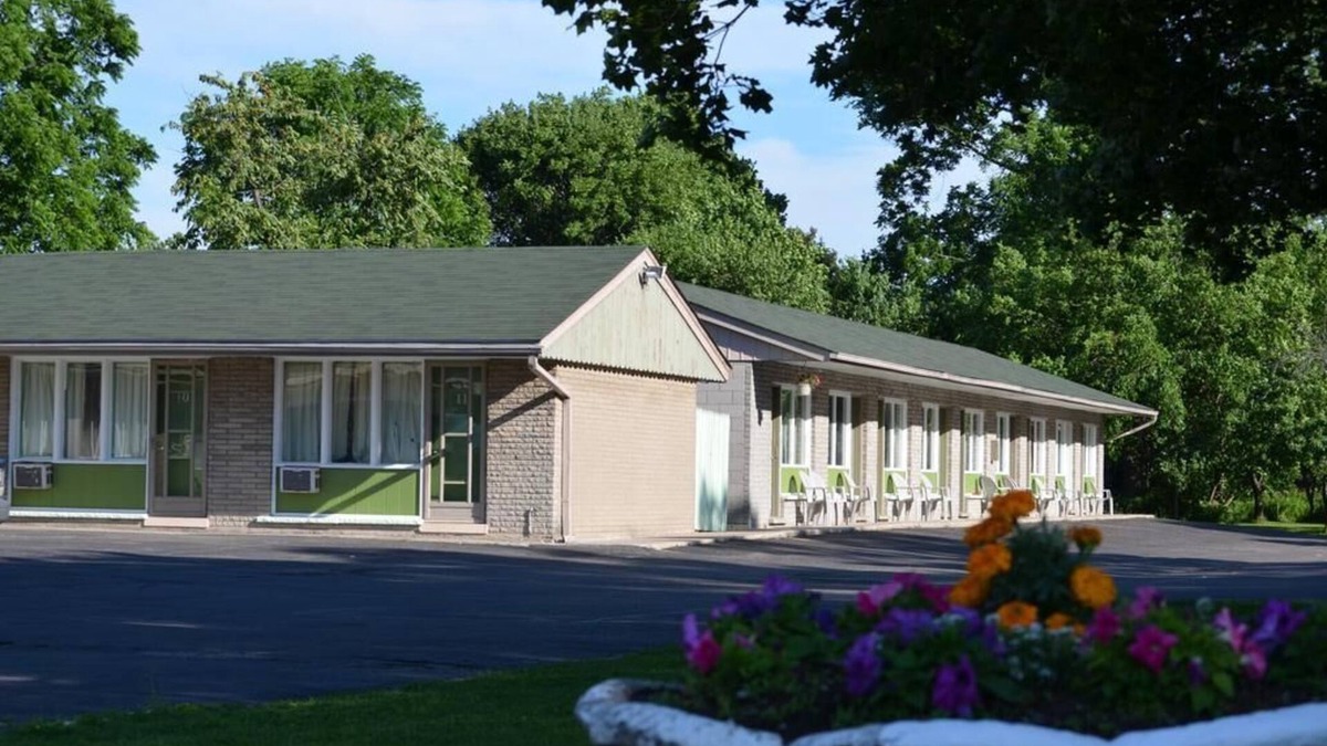 Brantford Hotel | Mohawk Motel
