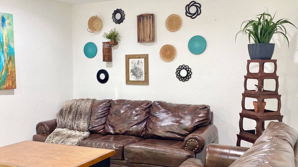 Mojave House | Mojave Desert 3/bed2/bath 2 King size beds full house with WiFi & street parking