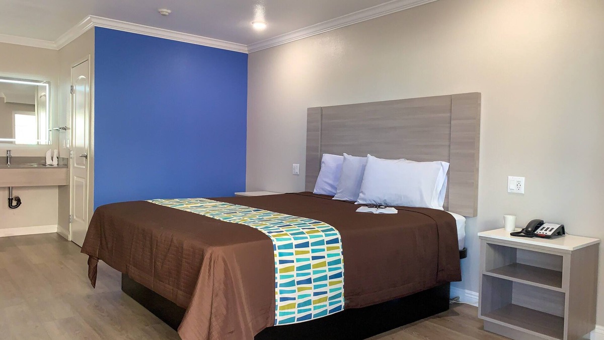Victorville Hotel | Mojave Inn