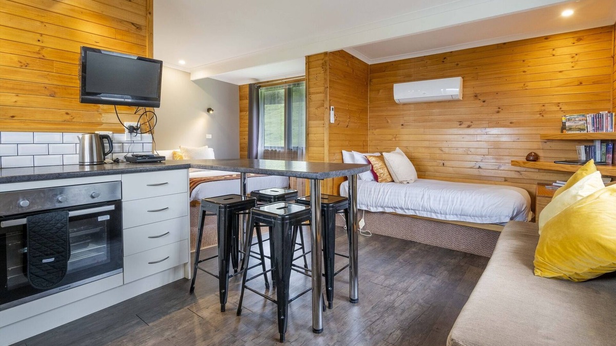 Mole Creek House | Mole Creek Cabins