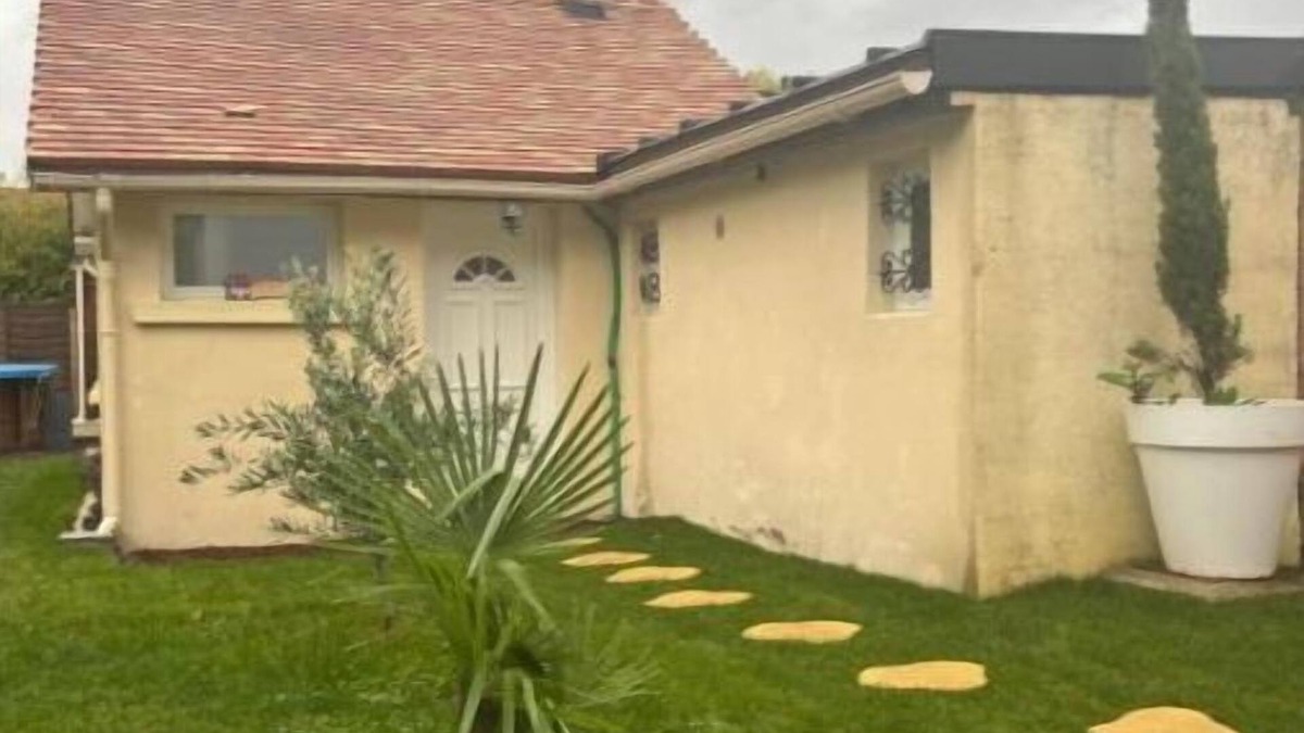 Villemoisson-sur-Orge House | Moment Hors du Temps