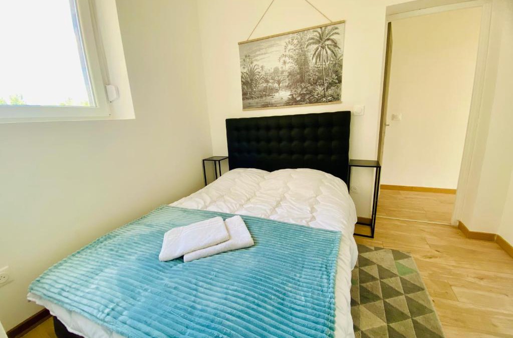 Florange Apartment | Mon indépendant Wifi Parking Terrasse Un-Séjour-à-Part