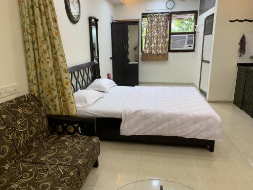 Ranwar Apartment | Mon Repose Studio Apt Bandra