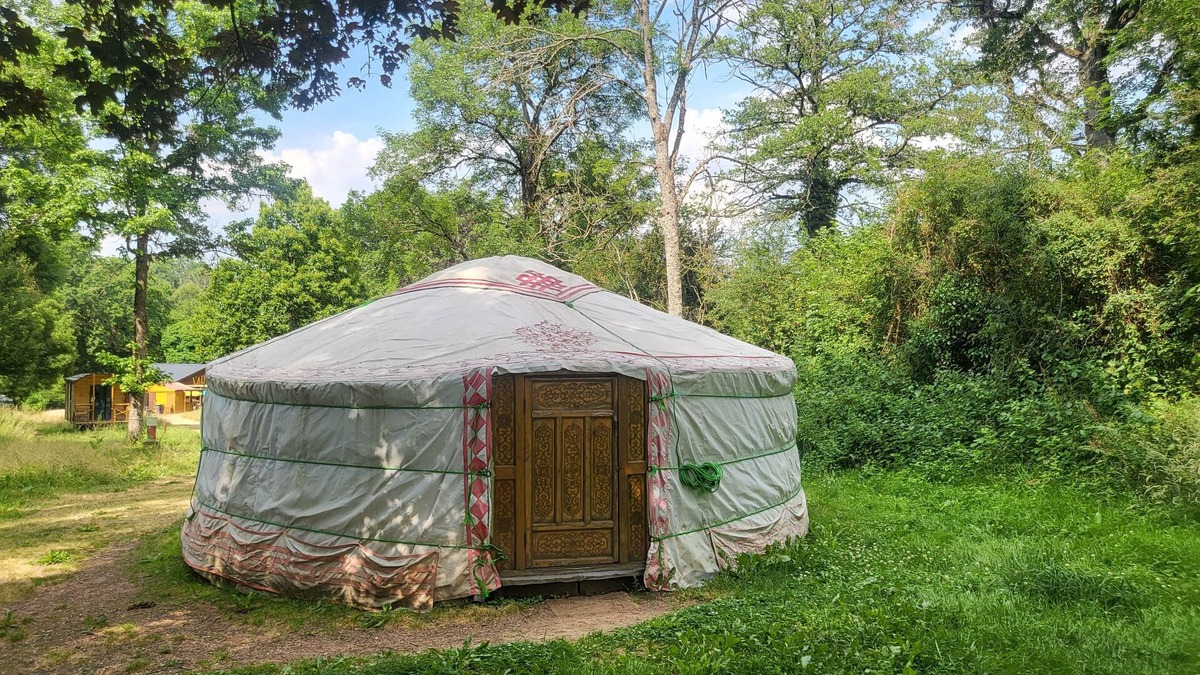 Huriel Cabin | - Mongolian yurt -
