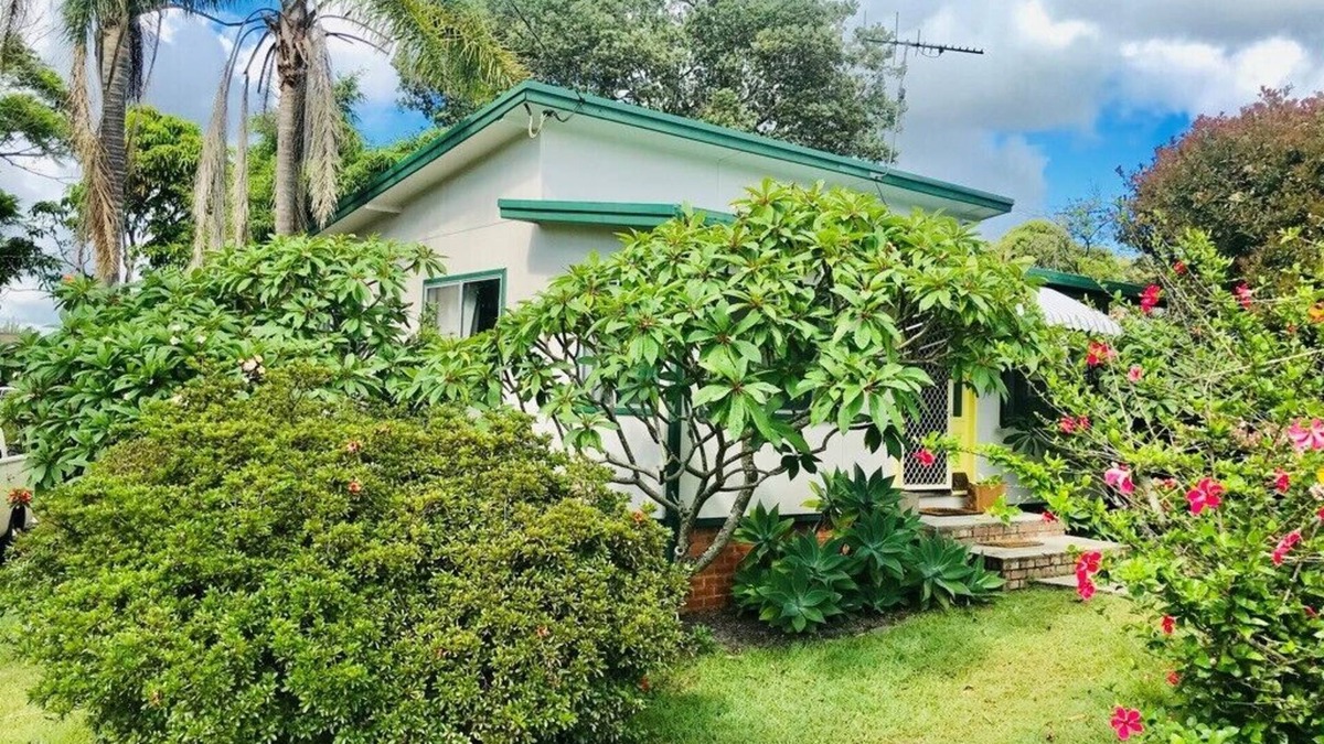 Stuarts Point House | Monivia 1960's Surf Shack