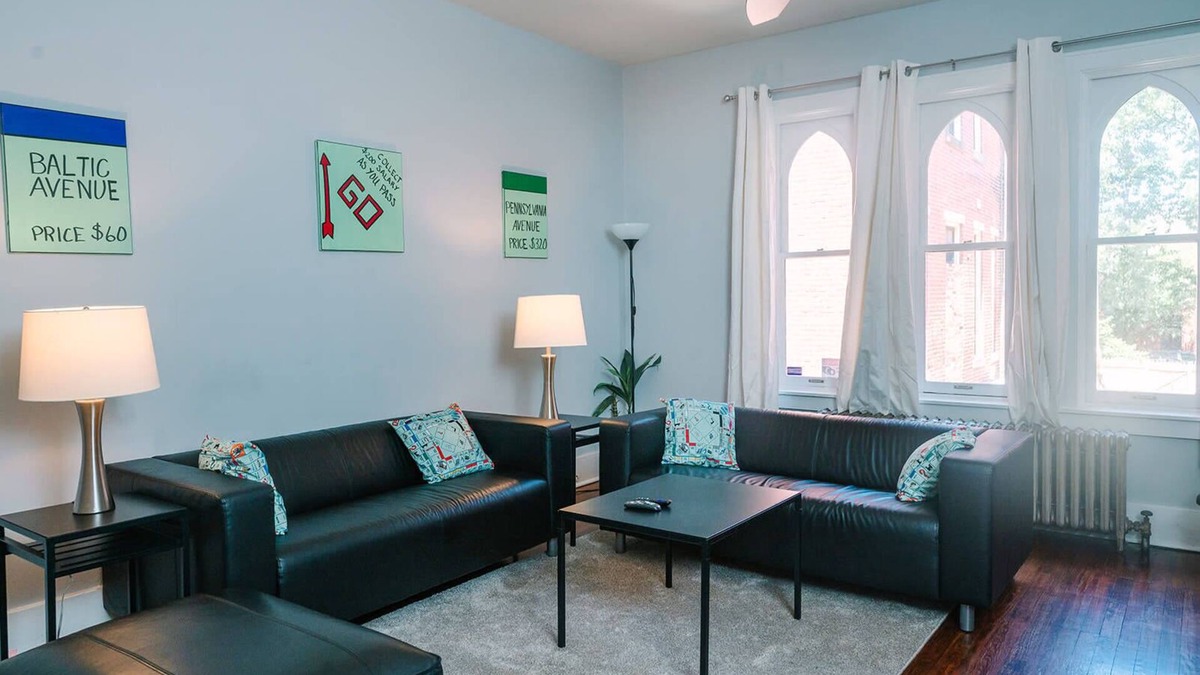 Allegheny-West Apartment | MONOPOLY - Prime-Location - Walkable - Sleeps 6
