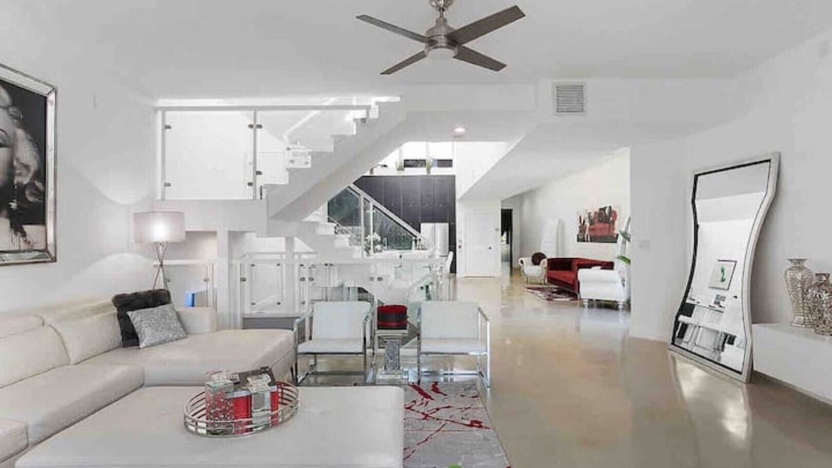 Downtown Fort Lauderdale House | Monroe Mansion Las Olas Downtown House With Pool!