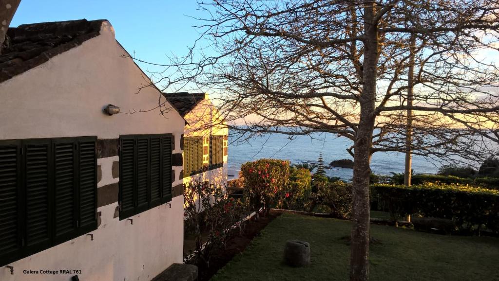 Caloura House | Monserrate - Galera Cottage